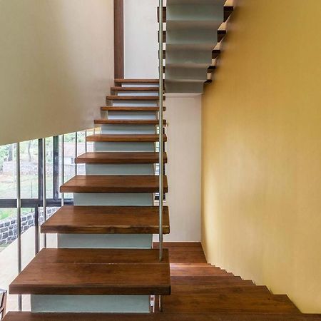 Villa Foresta By Stayvista With Modern Decor, Swimming Pool & Expansive Lawn For A Perfect Escape 罗纳瓦拉 外观 照片