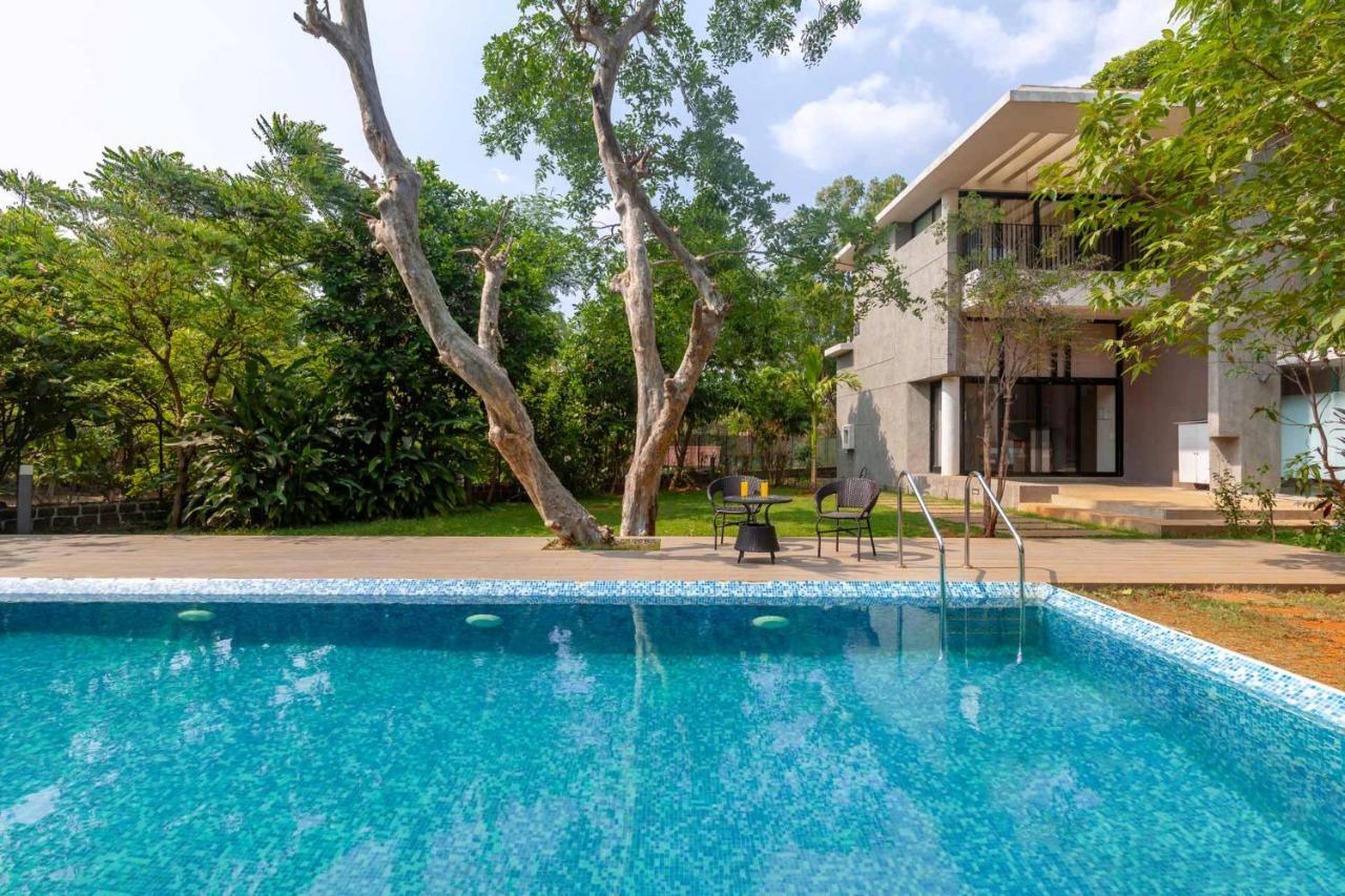 Villa Foresta By Stayvista With Modern Decor, Swimming Pool & Expansive Lawn For A Perfect Escape 罗纳瓦拉 外观 照片