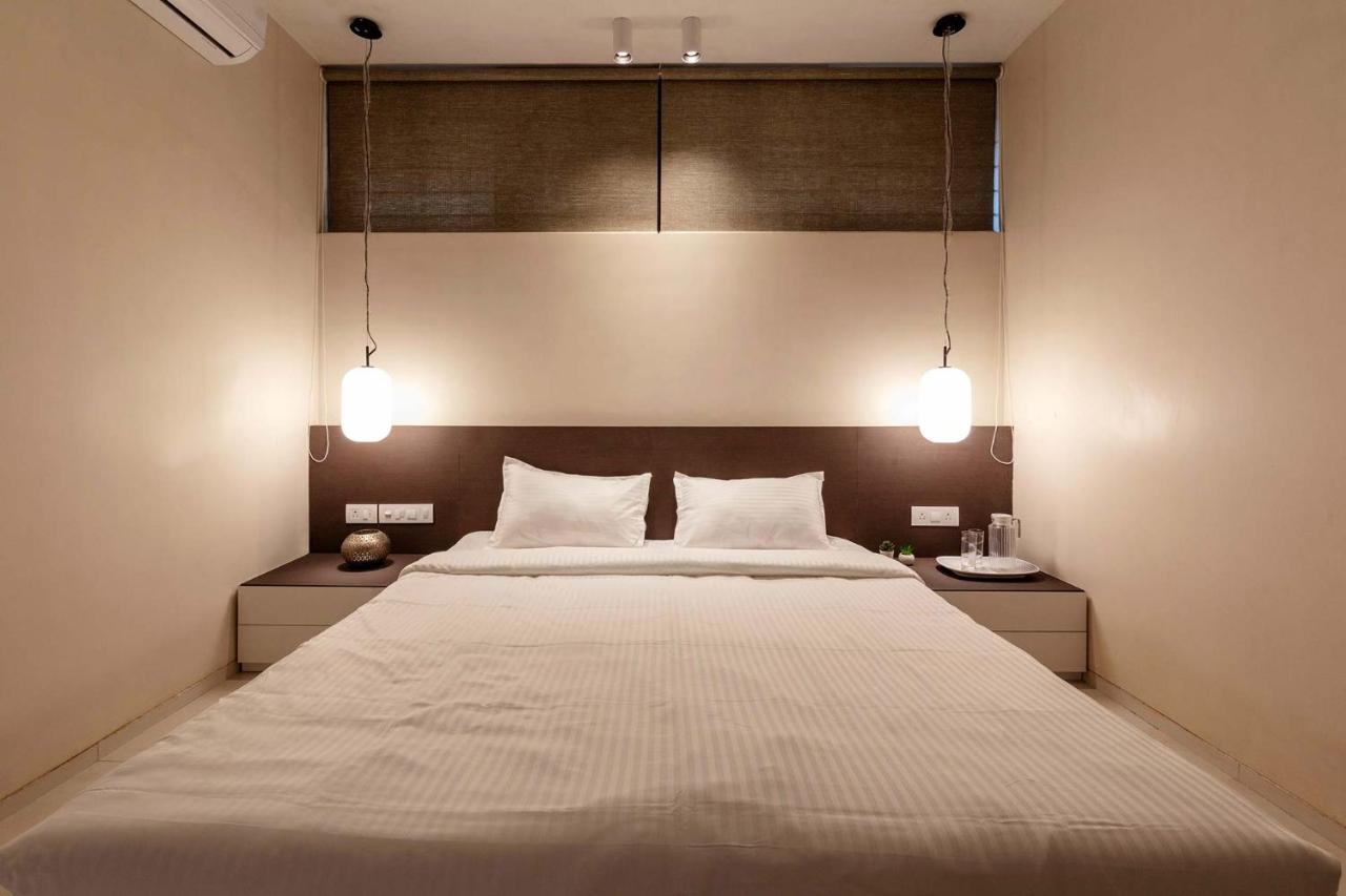 Villa Foresta By Stayvista With Modern Decor, Swimming Pool & Expansive Lawn For A Perfect Escape 罗纳瓦拉 外观 照片