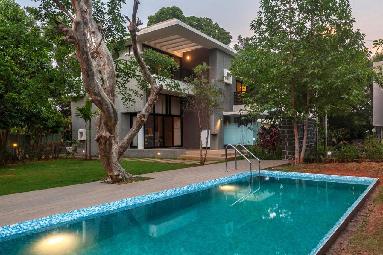 Villa Foresta By Stayvista With Modern Decor, Swimming Pool & Expansive Lawn For A Perfect Escape 罗纳瓦拉 外观 照片