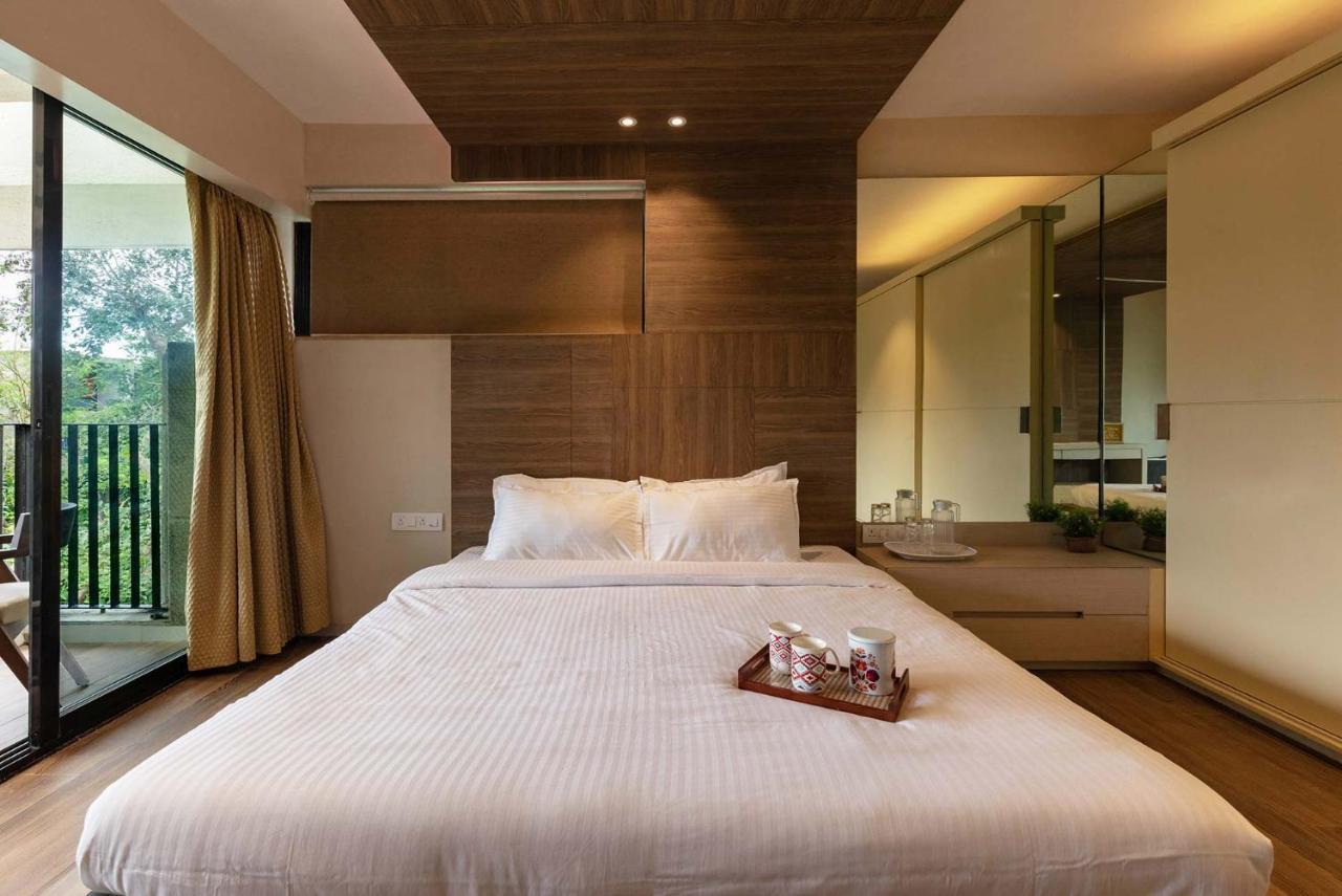 Villa Foresta By Stayvista With Modern Decor, Swimming Pool & Expansive Lawn For A Perfect Escape 罗纳瓦拉 外观 照片