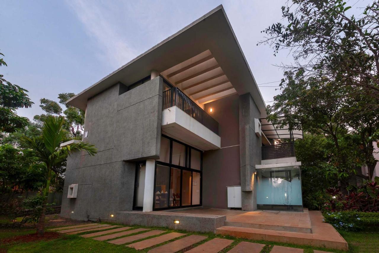 Villa Foresta By Stayvista With Modern Decor, Swimming Pool & Expansive Lawn For A Perfect Escape 罗纳瓦拉 外观 照片